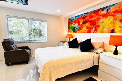 Condo in Sunrise, Florida, 2 bedrooms  № 1881893 - photo 10