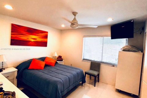 Condo in Sunrise, Florida, 2 bedrooms  № 1881893 - photo 12