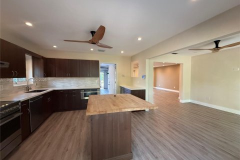 Villa ou maison à louer à Dania Beach, Floride: 2 chambres, 113.99 m2 № 2002143 - photo 6