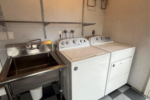 Villa ou maison à louer à Dania Beach, Floride: 2 chambres, 113.99 m2 № 2002143 - photo 14