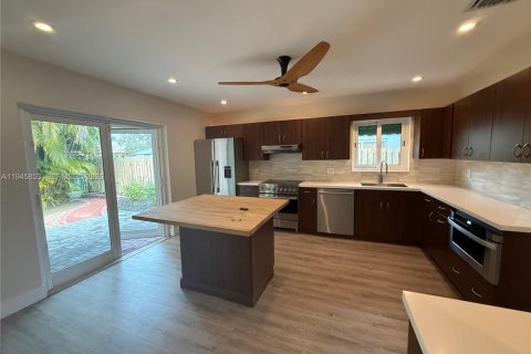 Villa ou maison à Dania Beach, Floride 2 chambres, 113.99 m2 № 2002143