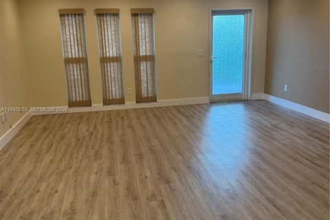 Villa ou maison à louer à Dania Beach, Floride: 2 chambres, 113.99 m2 № 2002143 - photo 3