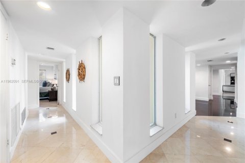 Villa ou maison à vendre à Miami, Floride: 3 chambres, 250.65 m2 № 2024061 - photo 29