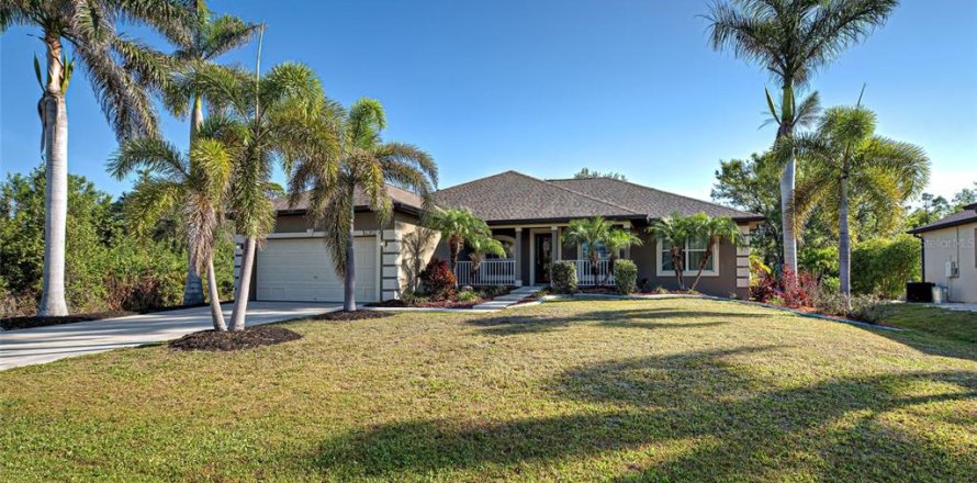 Casa en Port Charlotte, Florida 3 dormitorios, 189.06 m2 № 1614272