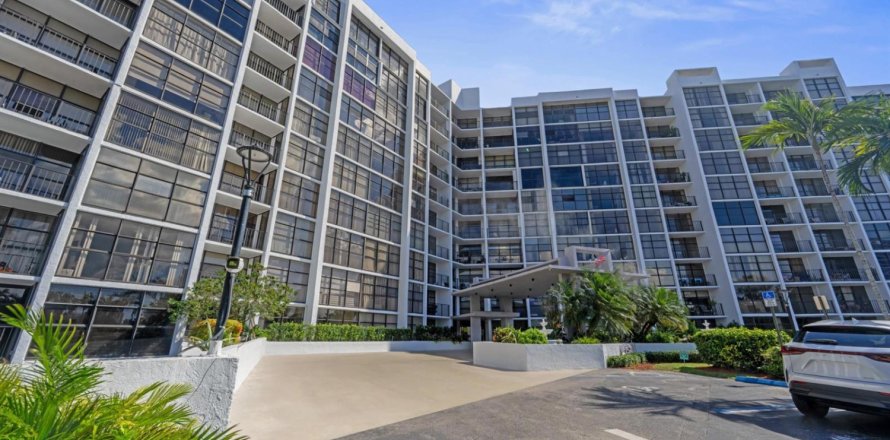 Condo in Hallandale Beach, Florida, 1 bedroom  № 2085743