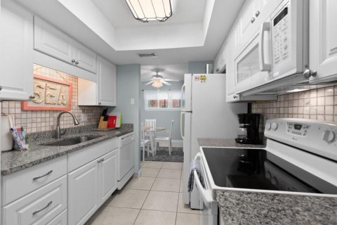 Condo in Saint Augustine, Florida, 2 bedrooms № 2132355 - photo 18