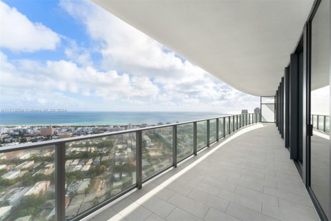 Condo in Miami Beach, Florida, 3 bedrooms  № 1466818 - photo 1