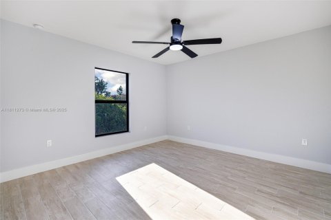 House in Lehigh Acres, Florida 4 bedrooms, 178.28 sq.m. № 1756347 - photo 24