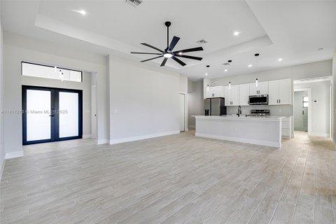 House in Lehigh Acres, Florida 4 bedrooms, 178.28 sq.m. № 1756347 - photo 6