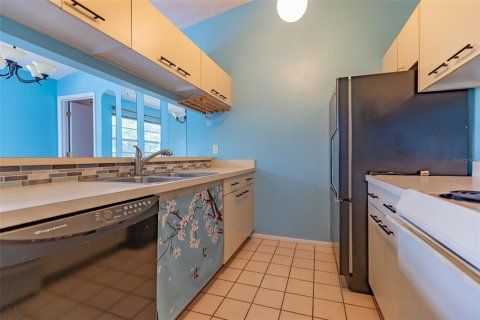 Condo in Bradenton, Florida, 2 bedrooms  № 2207415 - photo 6