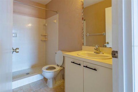 Condo in Bradenton, Florida, 2 bedrooms  № 2207415 - photo 13