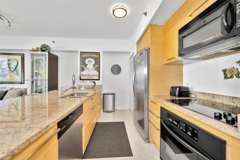 Condo in Hallandale Beach, Florida, 1 bedroom  № 1439695 - photo 8