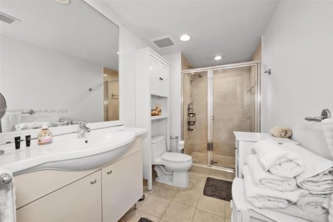 Condo in Hallandale Beach, Florida, 1 bedroom  № 1439695 - photo 12