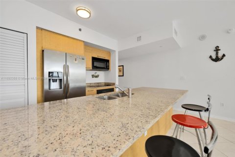 Condo in Hallandale Beach, Florida, 1 bedroom  № 1439695 - photo 20