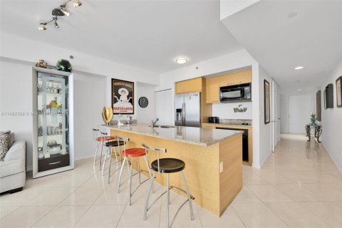Condo in Hallandale Beach, Florida, 1 bedroom  № 1439695 - photo 5
