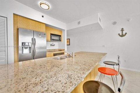 Condo in Hallandale Beach, Florida, 1 bedroom  № 1439695 - photo 7