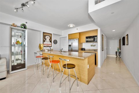 Condo in Hallandale Beach, Florida, 1 bedroom  № 1439695 - photo 11