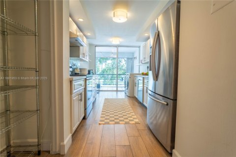 Condo in Plantation, Florida, 2 bedrooms  № 1943936 - photo 10