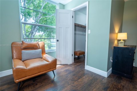 Condo in Plantation, Florida, 2 bedrooms  № 1943936 - photo 15