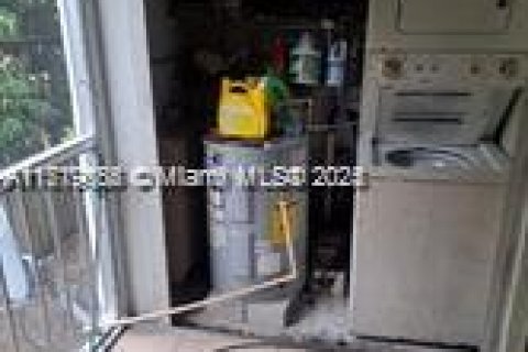 Condominio en venta en Miami Gardens, Florida, 2 dormitorios, 91.04 m2 № 1697194 - foto 4