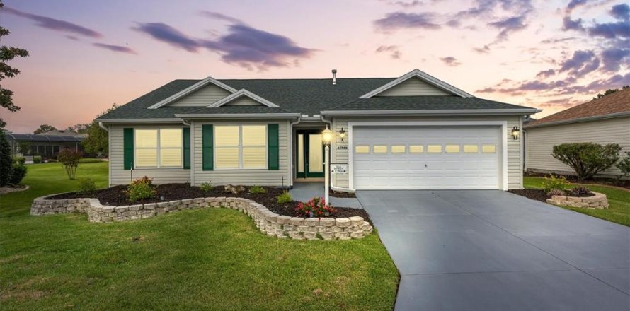 Casa en The Villages, Florida 3 dormitorios, 143.81 m2 № 2381244
