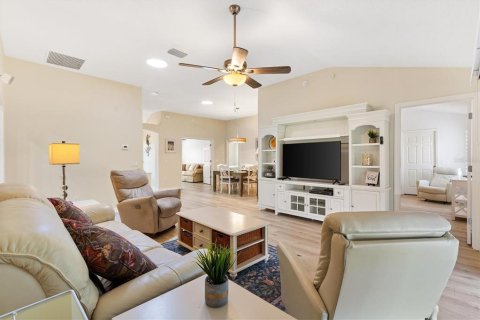 Casa en venta en The Villages, Florida, 3 dormitorios, 143.81 m2 № 2381244 - foto 11