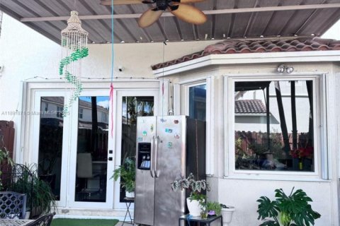 Townhouse in Homestead, Florida 3 bedrooms, 135.54 sq.m. № 1944944 - photo 10
