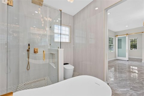 House in Tampa, Florida 4 bedrooms, 189.89 sq.m. № 2425774 - photo 19