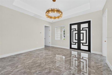 House in Tampa, Florida 4 bedrooms, 189.89 sq.m. № 2425774 - photo 8