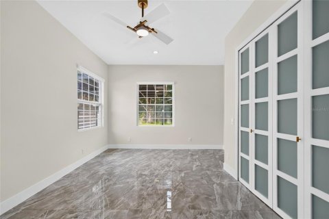 House in Tampa, Florida 4 bedrooms, 189.89 sq.m. № 2425774 - photo 25
