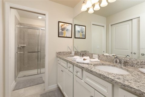Townhouse in Davenport, Florida 5 bedrooms, 210.98 sq.m. № 1591167 - photo 13