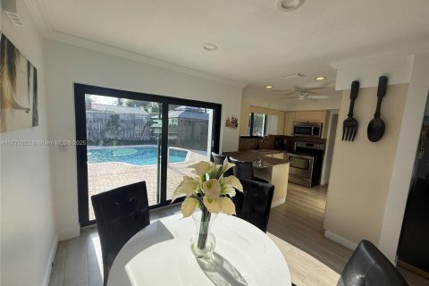 Купить виллу или дом в Лайтхаус-Пойнт, Флорида 4 спальни, 133.22м2, № 1693386 - фото 17