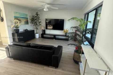 Купить виллу или дом в Лайтхаус-Пойнт, Флорида 4 спальни, 133.22м2, № 1693386 - фото 4