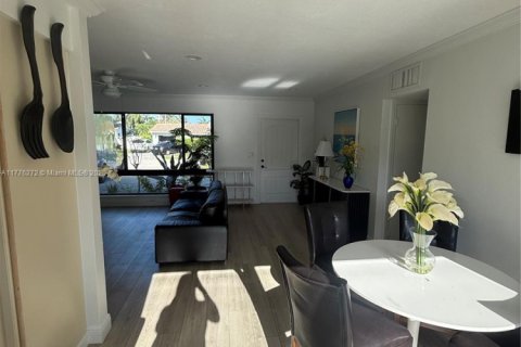 Купить виллу или дом в Лайтхаус-Пойнт, Флорида 4 спальни, 133.22м2, № 1693386 - фото 16