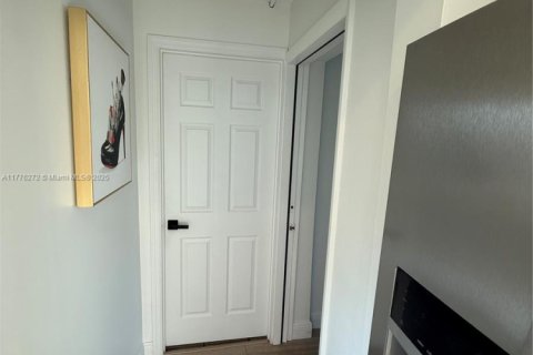 Купить виллу или дом в Лайтхаус-Пойнт, Флорида 4 спальни, 133.22м2, № 1693386 - фото 18