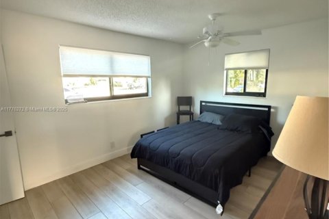 Купить виллу или дом в Лайтхаус-Пойнт, Флорида 4 спальни, 133.22м2, № 1693386 - фото 28