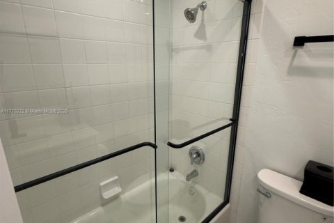 Купить виллу или дом в Лайтхаус-Пойнт, Флорида 4 спальни, 133.22м2, № 1693386 - фото 24