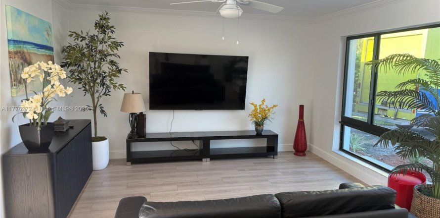 Villa ou maison à Lighthouse Point, Floride 4 chambres, 133.22 m2 № 1693386