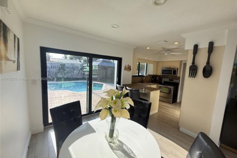 Купить виллу или дом в Лайтхаус-Пойнт, Флорида 4 спальни, 133.22м2, № 1693386 - фото 20