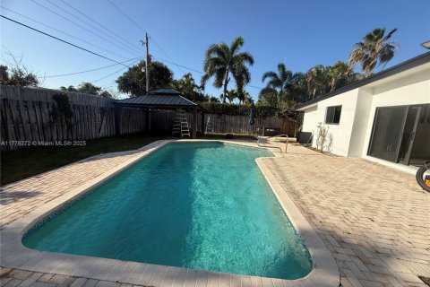 Купить виллу или дом в Лайтхаус-Пойнт, Флорида 4 спальни, 133.22м2, № 1693386 - фото 29