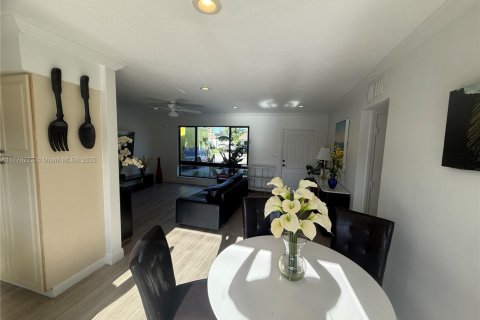 Купить виллу или дом в Лайтхаус-Пойнт, Флорида 4 спальни, 133.22м2, № 1693386 - фото 14