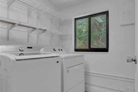 Купить виллу или дом в Лайтхаус-Пойнт, Флорида 4 спальни, 133.22м2, № 1693386 - фото 19