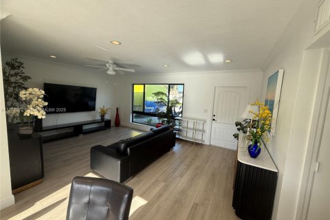 Купить виллу или дом в Лайтхаус-Пойнт, Флорида 4 спальни, 133.22м2, № 1693386 - фото 6