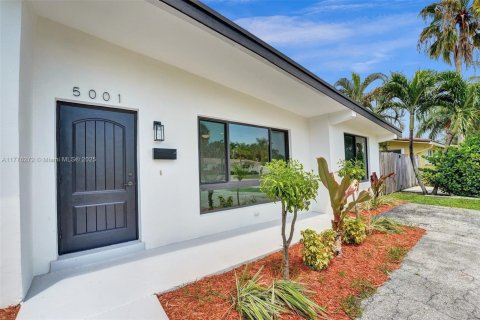 Купить виллу или дом в Лайтхаус-Пойнт, Флорида 4 спальни, 133.22м2, № 1693386 - фото 9