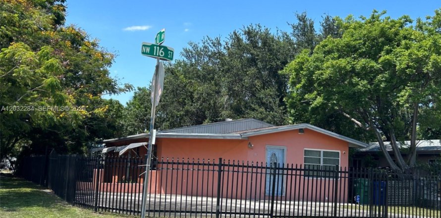Villa ou maison à Miami, Floride 3 chambres, 95.22 m2 № 2085223