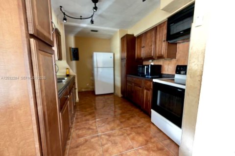 Villa ou maison à vendre à Miami, Floride: 3 chambres, 95.22 m2 № 2085223 - photo 8