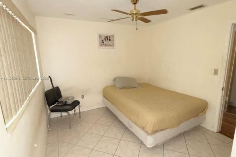 Villa ou maison à vendre à Miami, Floride: 3 chambres, 95.22 m2 № 2085223 - photo 13