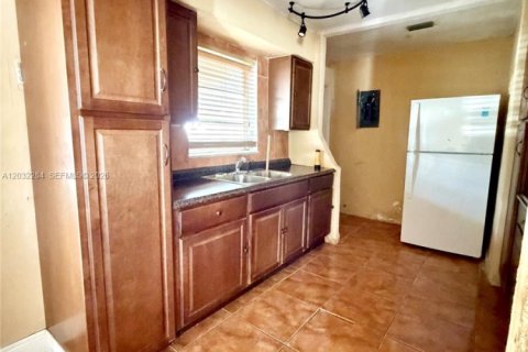 Villa ou maison à vendre à Miami, Floride: 3 chambres, 95.22 m2 № 2085223 - photo 9