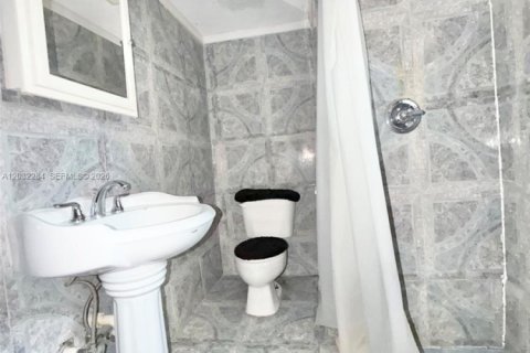 Villa ou maison à vendre à Miami, Floride: 3 chambres, 95.22 m2 № 2085223 - photo 16