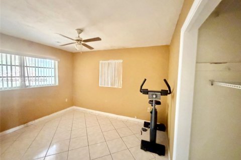 Villa ou maison à vendre à Miami, Floride: 3 chambres, 95.22 m2 № 2085223 - photo 14